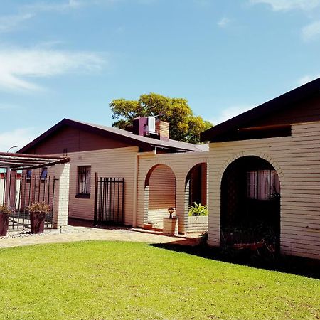 Mckala Guesthouse Kimberley Kültér fotó